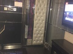 -蓝尊量贩(黄河路店)