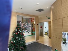 -瑞尔齿科(上海长风大悦城店)