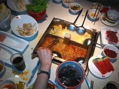 -海底捞火锅鲜切牛肉主题店(长寿路店)