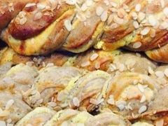 -焙丽拾光(麦凯乐直营店)
