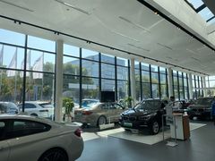 -上海宝信宝马4S店