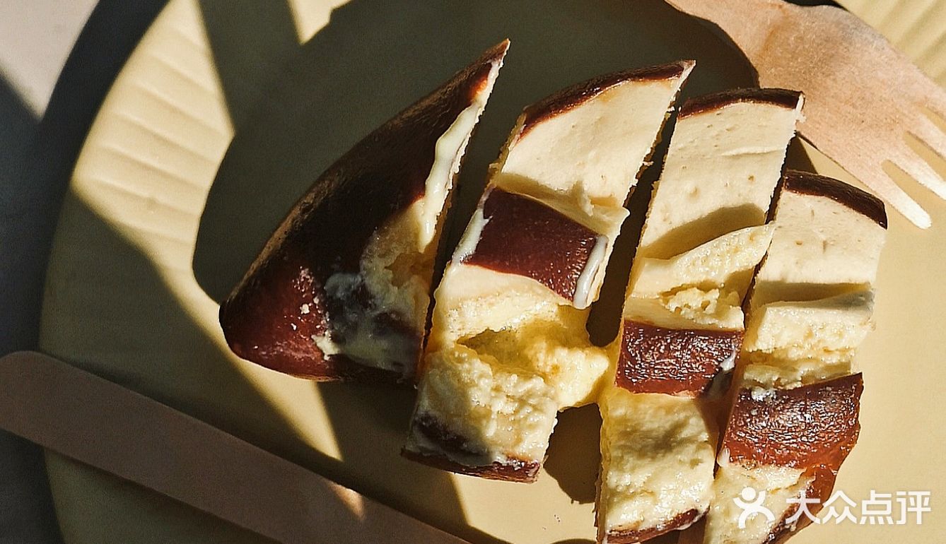 店家推荐了我喝双柠美式，9块9太划算，好大一杯