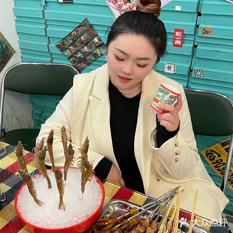 吃完港式药膳鸡煲,再回家泡个脚,属于年轻人的养生秘籍㊙️