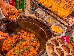 -山河屯铁锅炖·非遗东北菜(南山店)