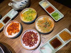 -明洞阿姨·韩式酱蟹烤肉·创意料理(三元桥店)