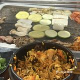 第一次去吃了在南昌路王府井后街开了好多年的韩式烤肉店