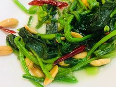果仁菠菜-东方饺子王(新奥购物中心店)