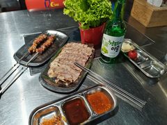 -马路牙子烧烤音乐酒馆(望京店)