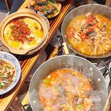 藏在小区里的湖南味｜板凳上的饭桌