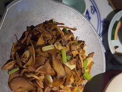 -卢大鲜鱼头捞饭(美利广场店)