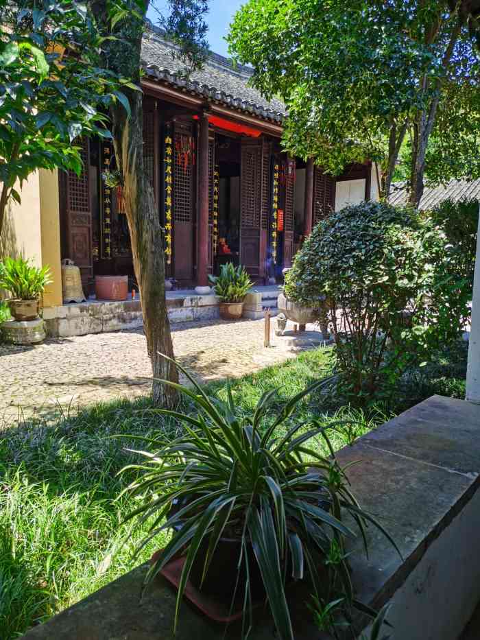 2人赞王啵啵2020年11月17日打分苏州西山,名胜古迹甚多,罗汉寺就是