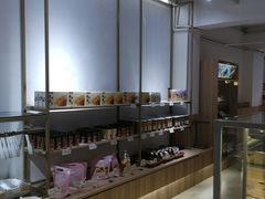 -顶东面包花园·生日蛋糕(世博店)