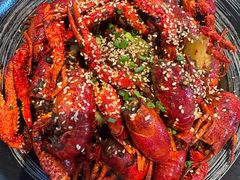 -肥肥虾庄·金牌油焖大虾(汉街SKP店)
