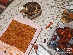 -小董哥烤串·爆汁大油边(故宫店)