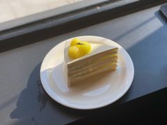 蜜瓜奶油蛋糕-black rainbow coffee