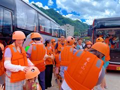 -安吉龙王山峡谷漂流