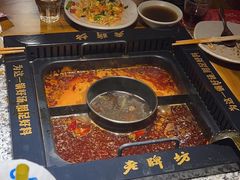 -老牌坊云南鱼豆花火锅(哈西万达店)