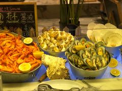 海鲜池-凯菲厅海鲜姿造·海鲜自助·帝王蟹·龙虾(成都群光君悦酒店)