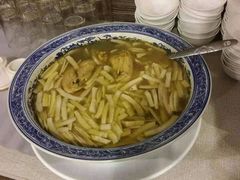 椰子炖鸡汤-伍月花酒楼