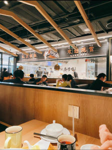 太二酸菜鱼(cbd大有境店)-"太二酸菜鱼首先纯玻璃打造的厨房,里面怎么