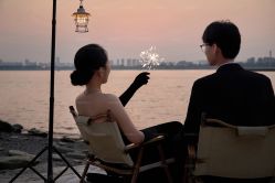 -雪中彩影婚纱摄影·微光艺术中心