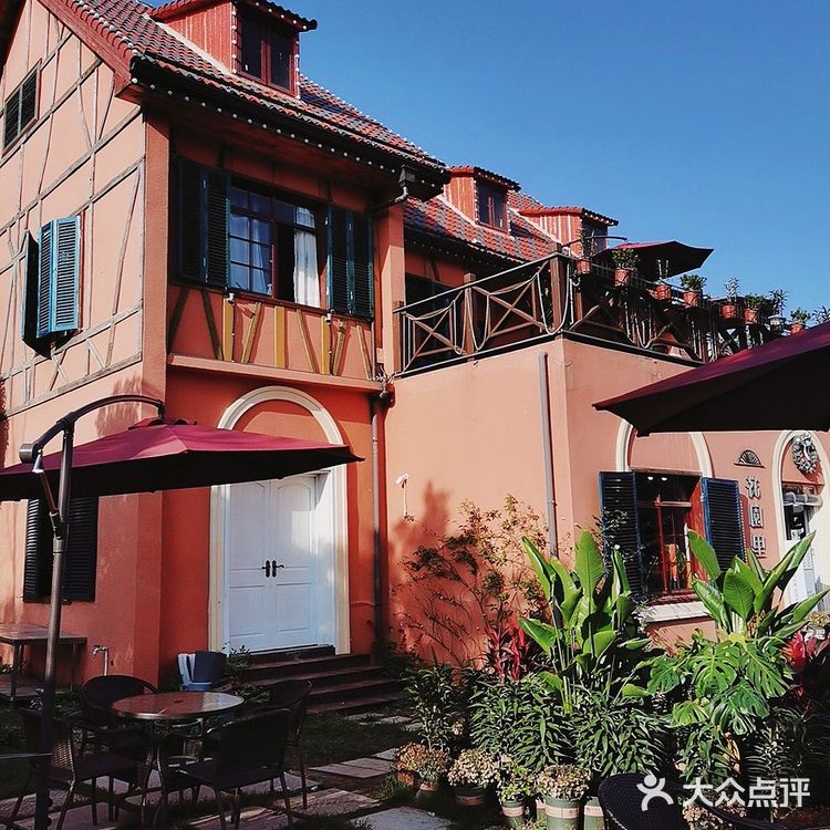 美食什么都有四季广场的花海是真的漂亮