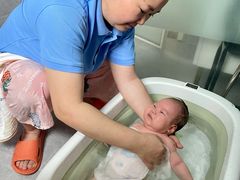 -鲸鱼妈妈月嫂/育婴师定制