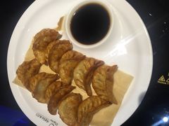-唯爱KTV聚会餐厅(仙林东城汇店)