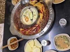 -洞亭火锅(防空洞总店)