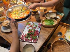 -野山舂·贵州现舂酸汤火锅(鸿通城店)