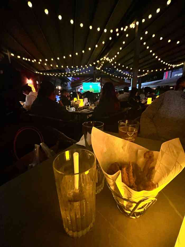 供夜场的,比如说我很想吃的鱿鱼圈……这就必须要晚上喝酒时段才能点