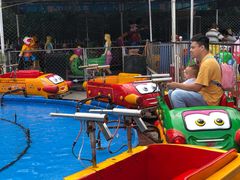 -滨河世纪广场公园