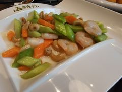 -赶海部落海鲜城(海阳路店)