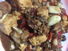 嫩豆腐牛蛙-老三样·美食研究中心(世贸路店)