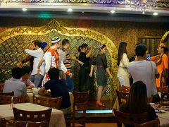 等位区-维吾尔餐厅(宜山路店)