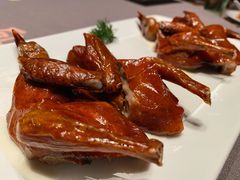 脆皮乳鸽-新荣记(BFC外滩金融中心店)