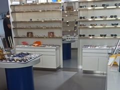 -视野联行眼镜•蔡司•依视路(温江店)