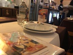 -Thai Pothong Restaurant