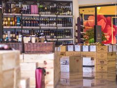 店内环境-屈臣氏酒窖(上海静安嘉里中心店)