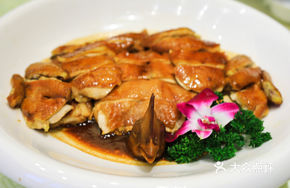 Three-Part Gong Hou Chicken