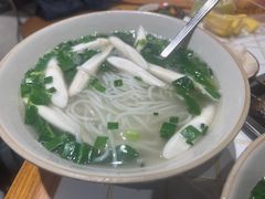 -粉八·云南米线·建水烧烤(常熟路店)