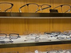 -优医视平价眼镜蔡司依视路折扣工厂店(十里堡店)