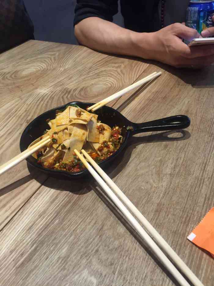 咪咕咪咕麻辣香锅-"口味不错,米饭很好吃,环境很好,很宽敞,.