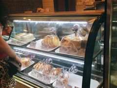 面包甜点陈列柜-国际饭店·帆声西饼屋(黄河路店)