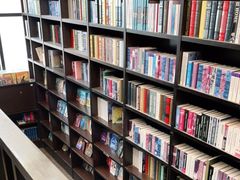 -钟书阁(松江泰晤士小镇店)