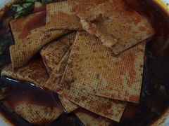 红油米线-老字号杨坡红油米线腊汁肉夹馍(东四道巷店)