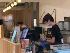 -顶东面包花园·生日蛋糕(世博店)
