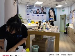 -天空之镜眼镜店蔡司依视路配镜授权零售店(望京颐堤港店)