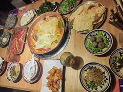 -洱火云南酸菜牛肉火锅(石景山当代商城店)