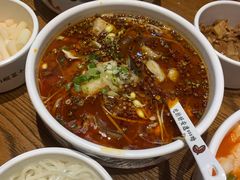 -渝是乎川渝小炒(新世界百货望京店)